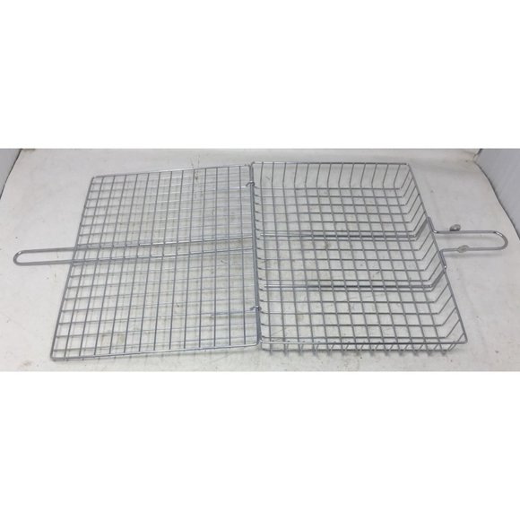 BBQ Grill Basket with Bag , Gloves, Wooden Skewers and Utensils New In Packaging - Picture 6 of 7